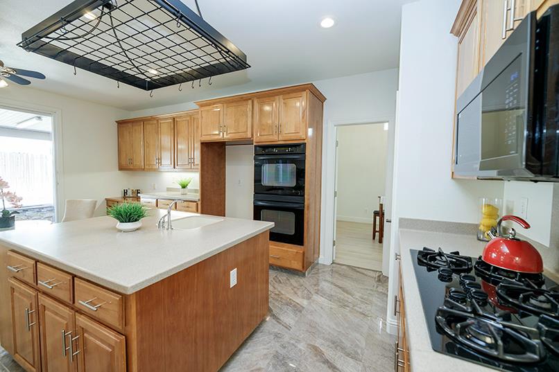 4021 Thornhill Way, Modesto, CA 95356