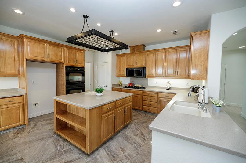 4021 Thornhill Way, Modesto, CA 95356