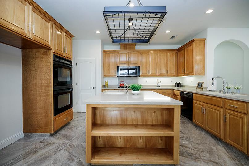 4021 Thornhill Way, Modesto, CA 95356