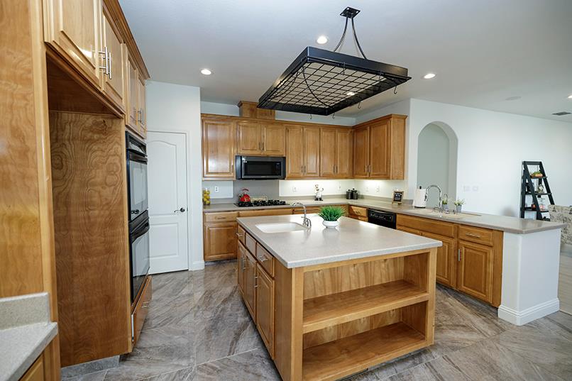 4021 Thornhill Way, Modesto, CA 95356