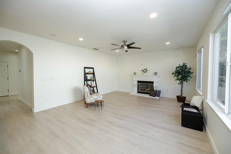 4021 Thornhill Way, Modesto, CA 95356