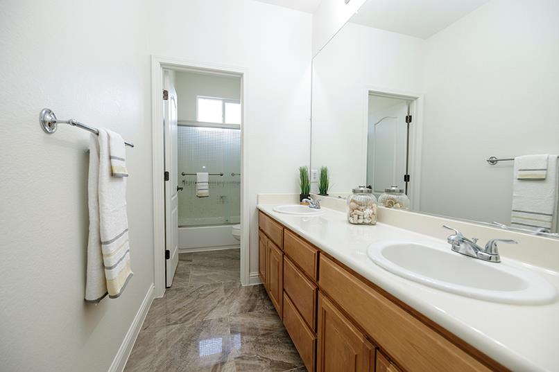 4021 Thornhill Way, Modesto, CA 95356