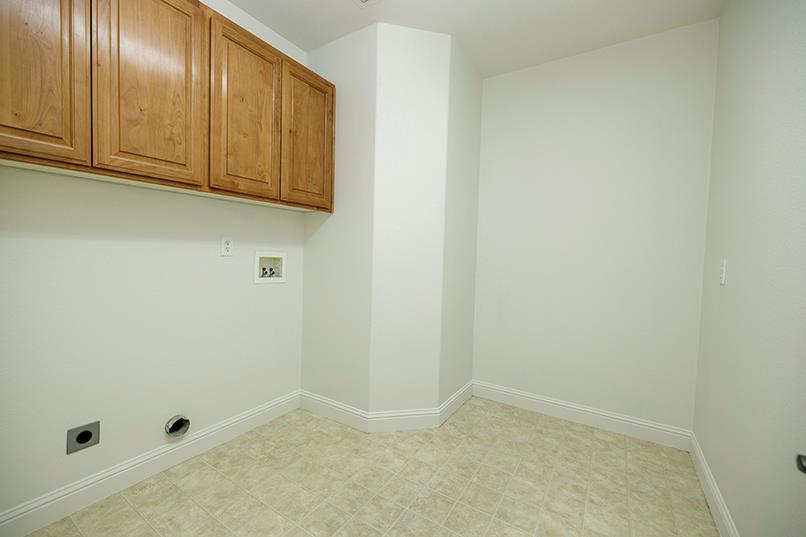 4021 Thornhill Way, Modesto, CA 95356