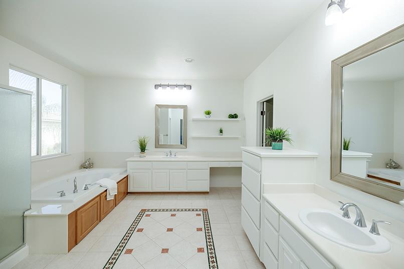 4021 Thornhill Way, Modesto, CA 95356
