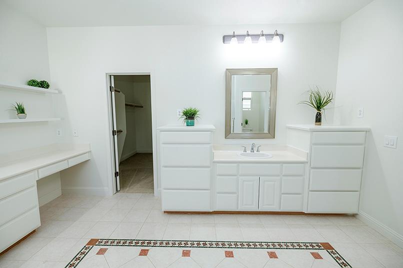 4021 Thornhill Way, Modesto, CA 95356