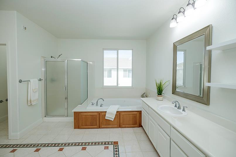 4021 Thornhill Way, Modesto, CA 95356
