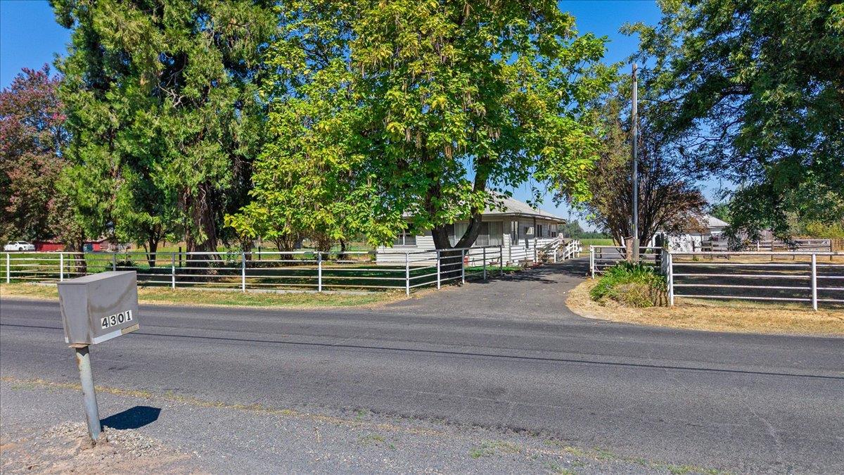 4301 Lone Tree Rd, Oakdale, CA 95361