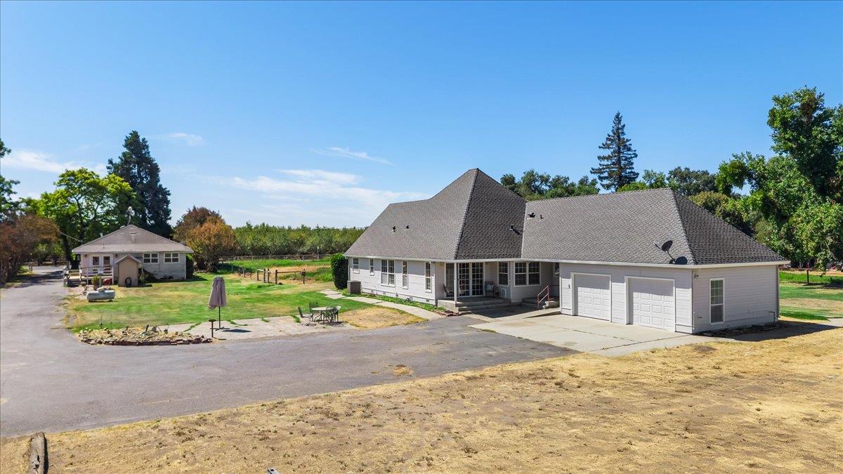 4301 Lone Tree Rd, Oakdale, CA 95361