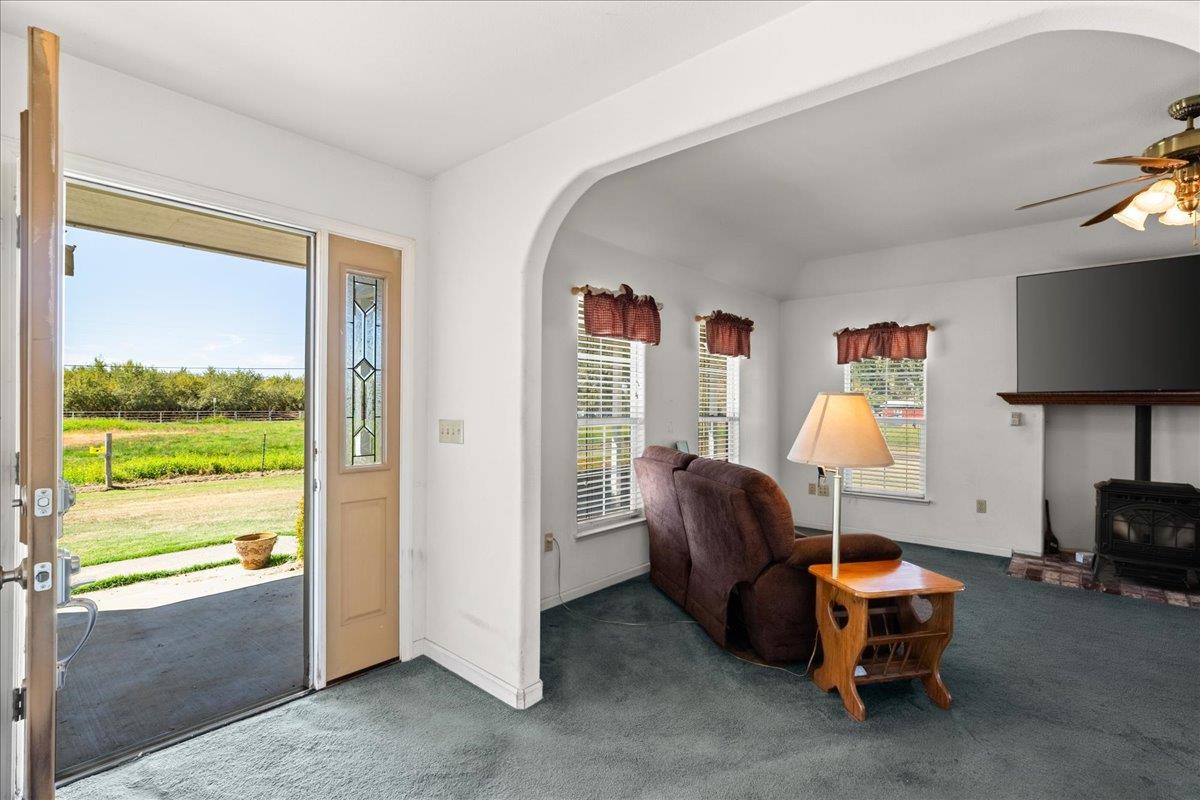 4301 Lone Tree Rd, Oakdale, CA 95361