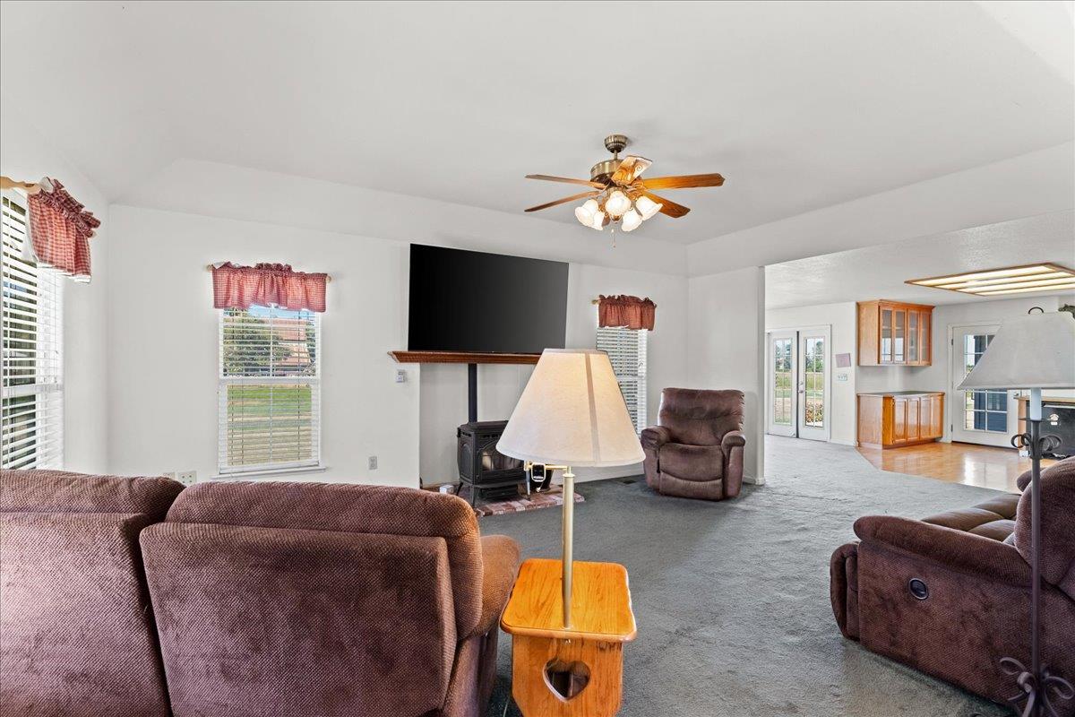 4301 Lone Tree Rd, Oakdale, CA 95361