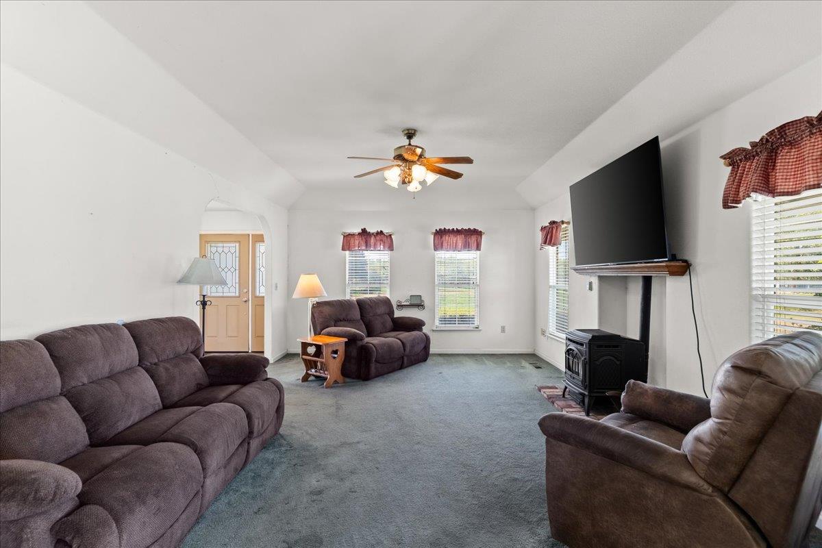 4301 Lone Tree Rd, Oakdale, CA 95361