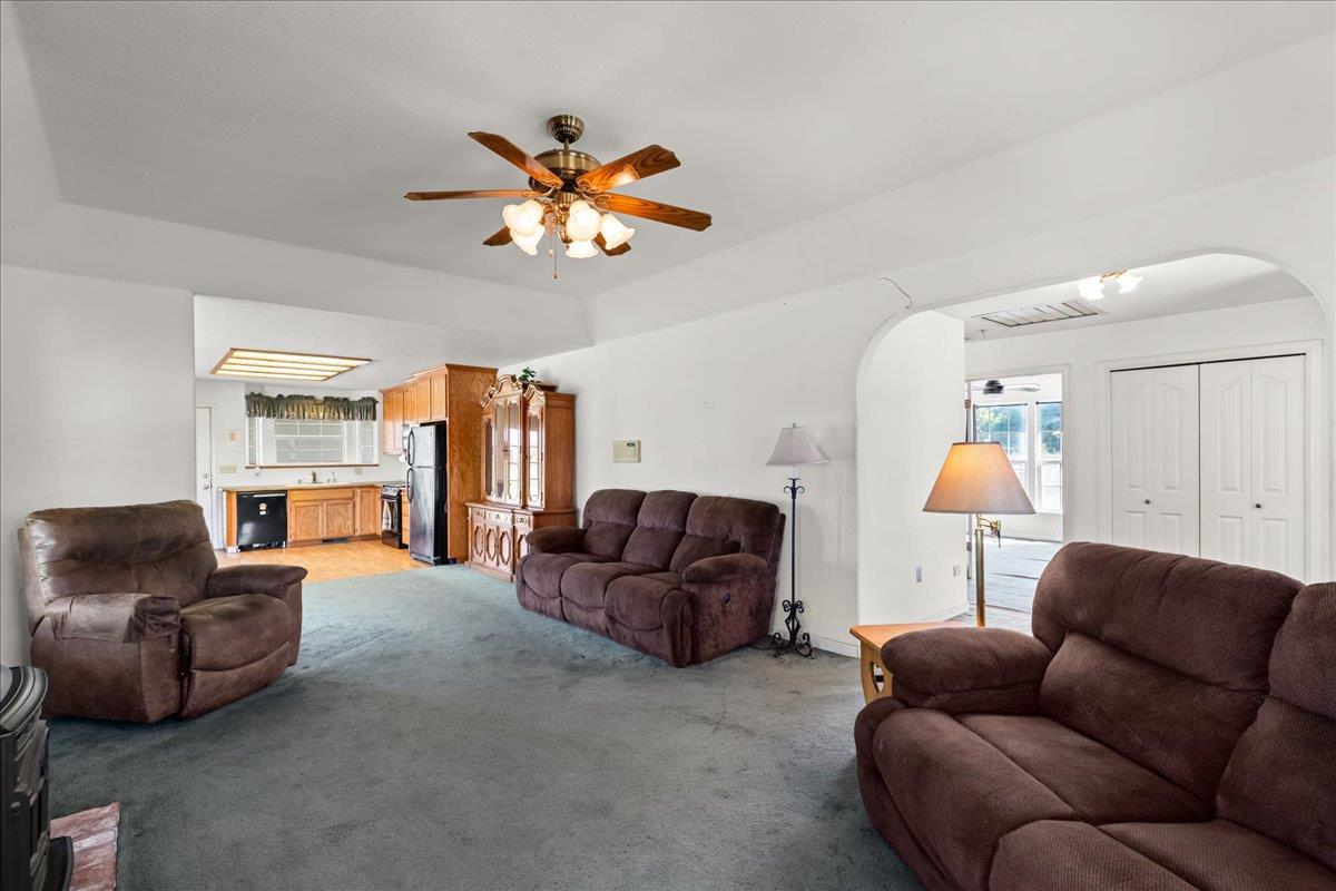 4301 Lone Tree Rd, Oakdale, CA 95361
