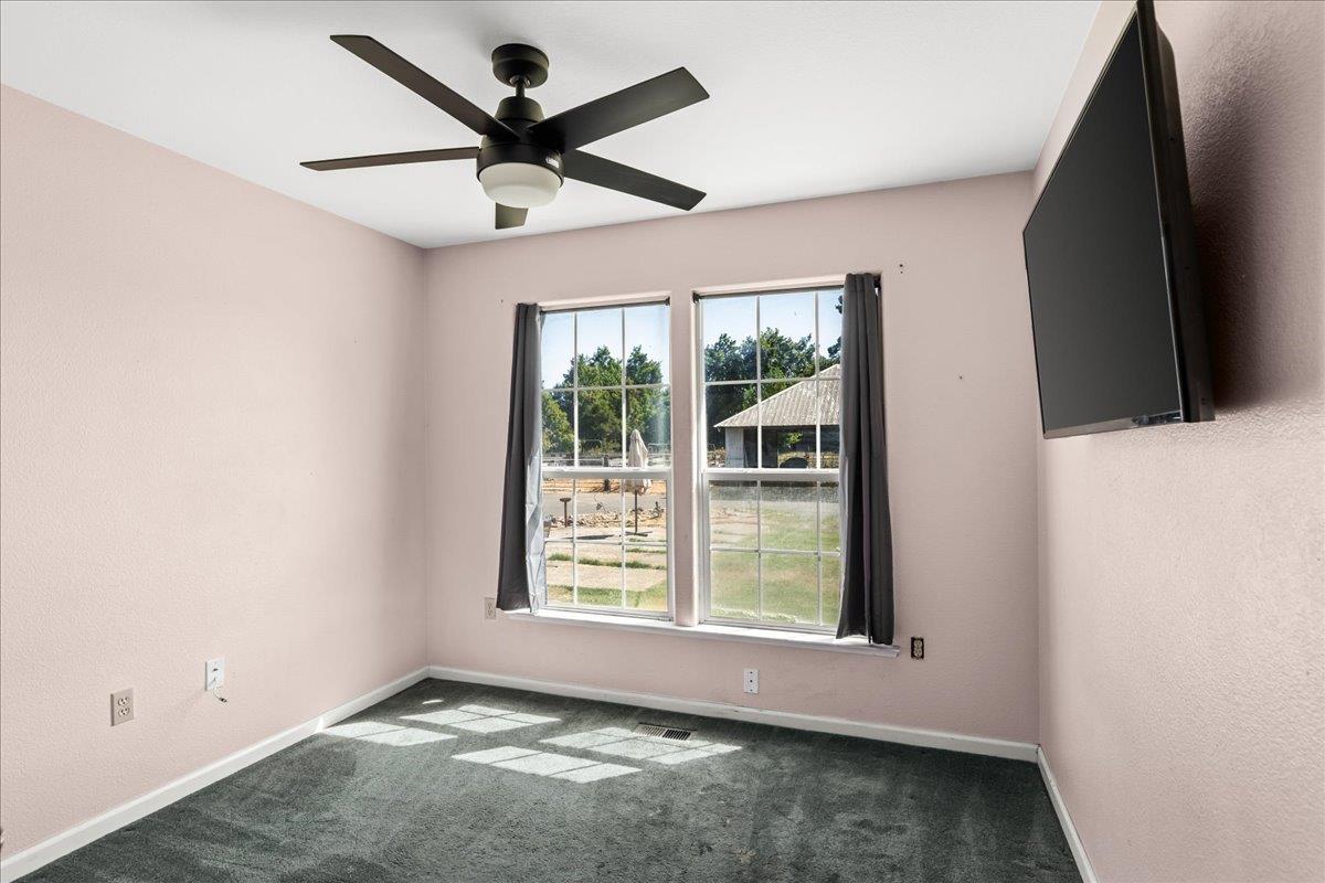 4301 Lone Tree Rd, Oakdale, CA 95361