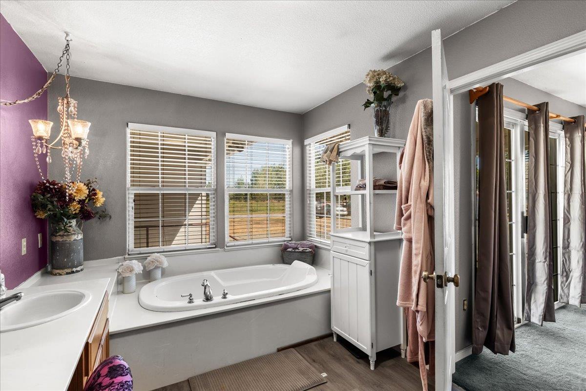 4301 Lone Tree Rd, Oakdale, CA 95361