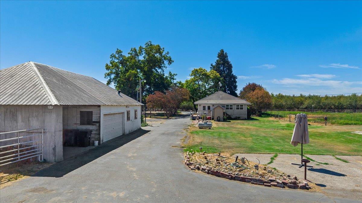 4301 Lone Tree Rd, Oakdale, CA 95361