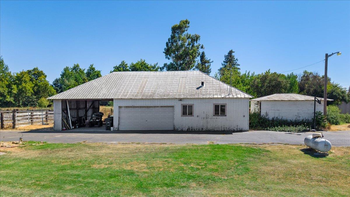 4301 Lone Tree Rd, Oakdale, CA 95361