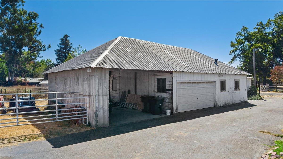 4301 Lone Tree Rd, Oakdale, CA 95361