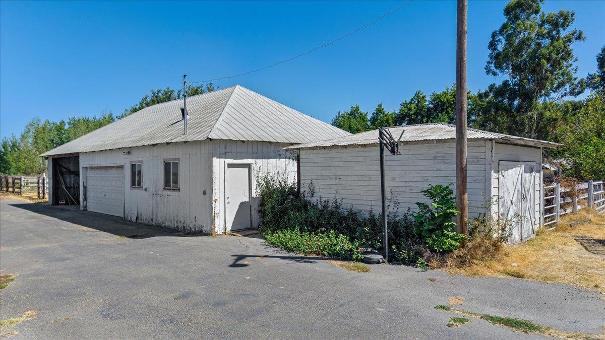 4301 Lone Tree Rd, Oakdale, CA 95361