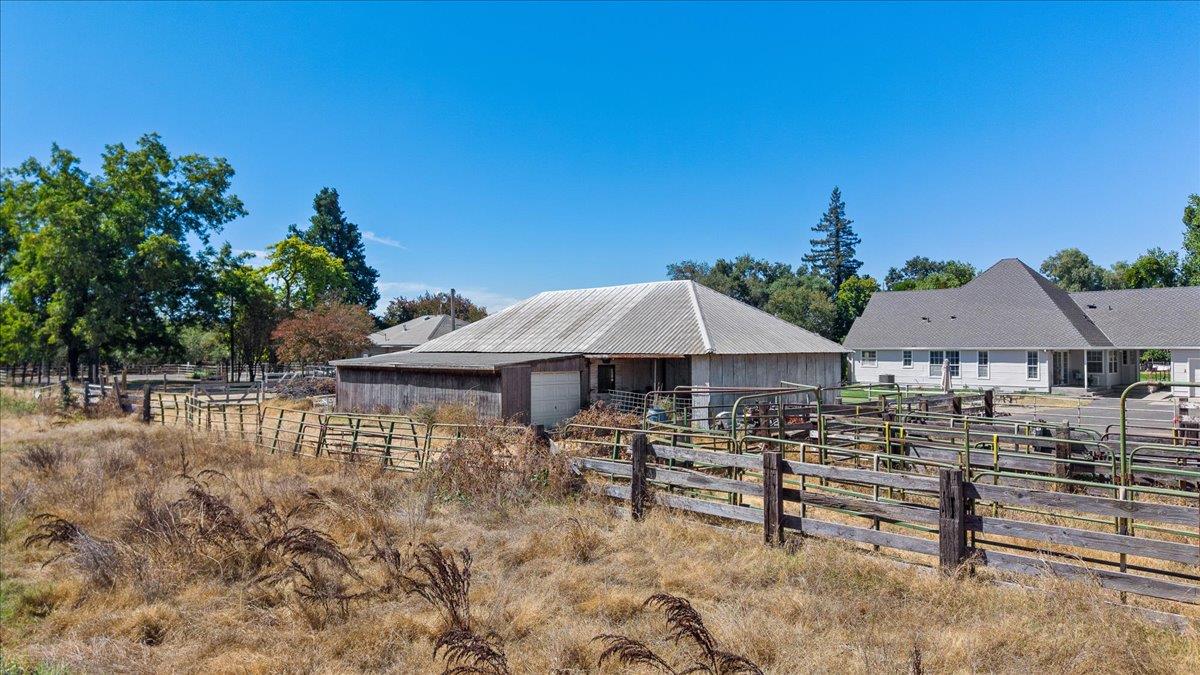 4301 Lone Tree Rd, Oakdale, CA 95361