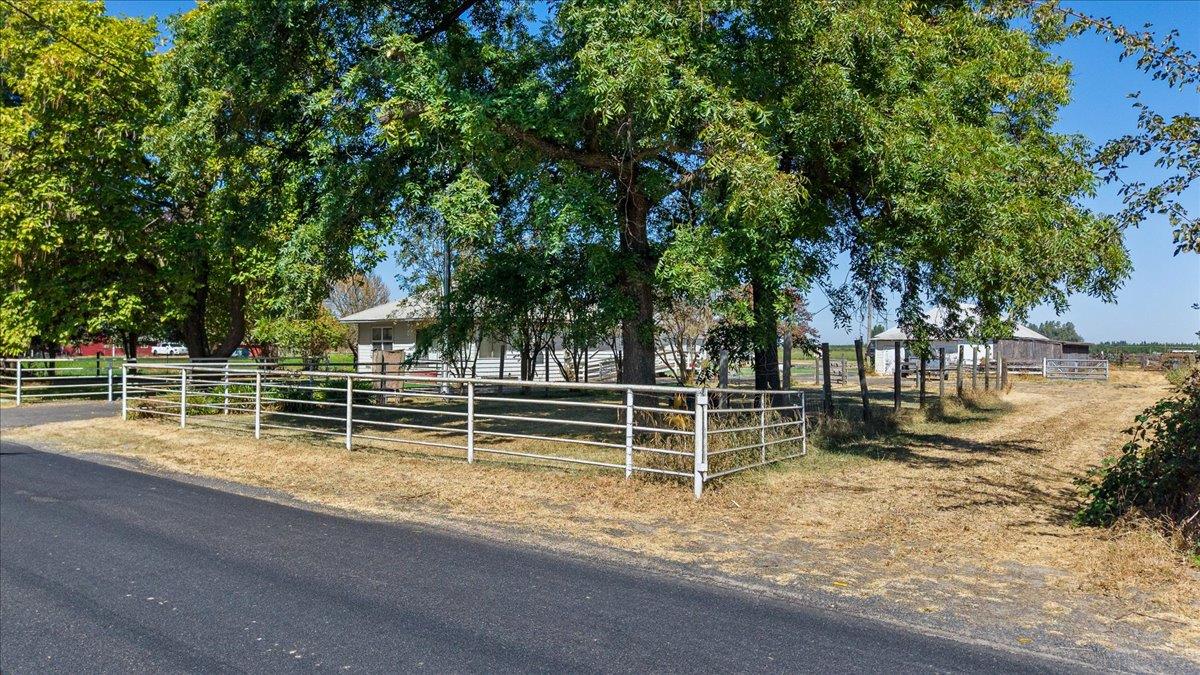 4301 Lone Tree Rd, Oakdale, CA 95361