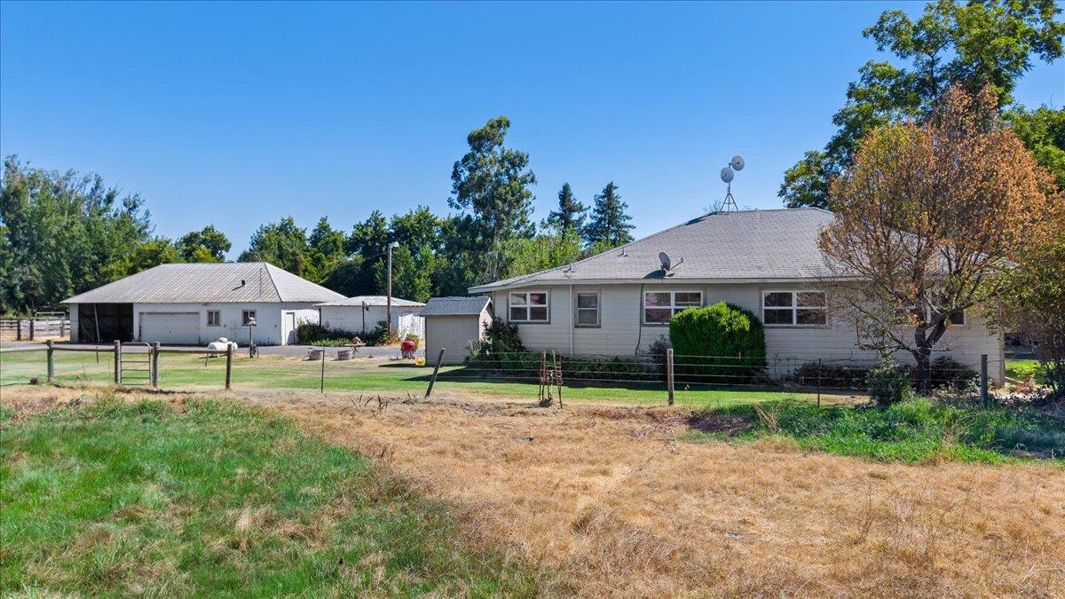 4301 Lone Tree Rd, Oakdale, CA 95361