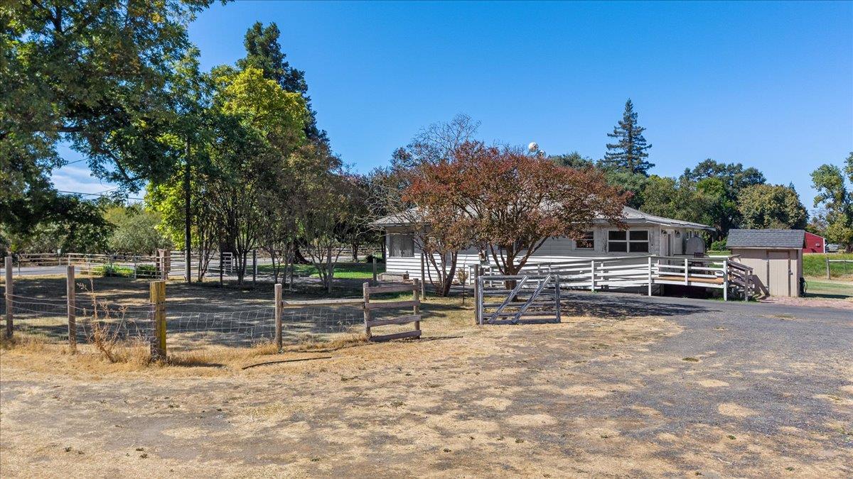 4301 Lone Tree Rd, Oakdale, CA 95361