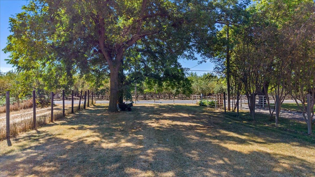4301 Lone Tree Rd, Oakdale, CA 95361
