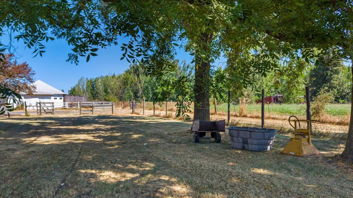 4301 Lone Tree Rd, Oakdale, CA 95361