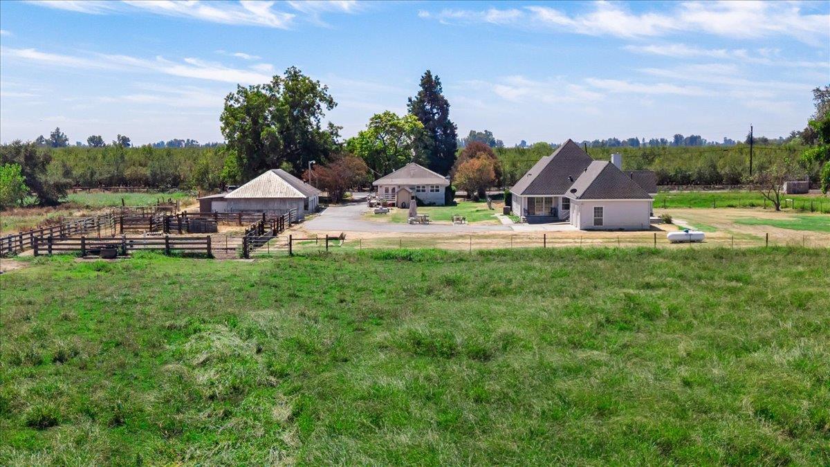 4301 Lone Tree Rd, Oakdale, CA 95361
