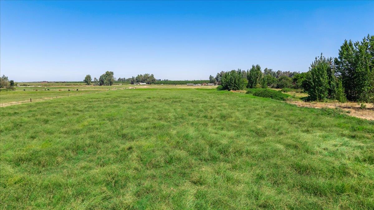 4301 Lone Tree Rd, Oakdale, CA 95361