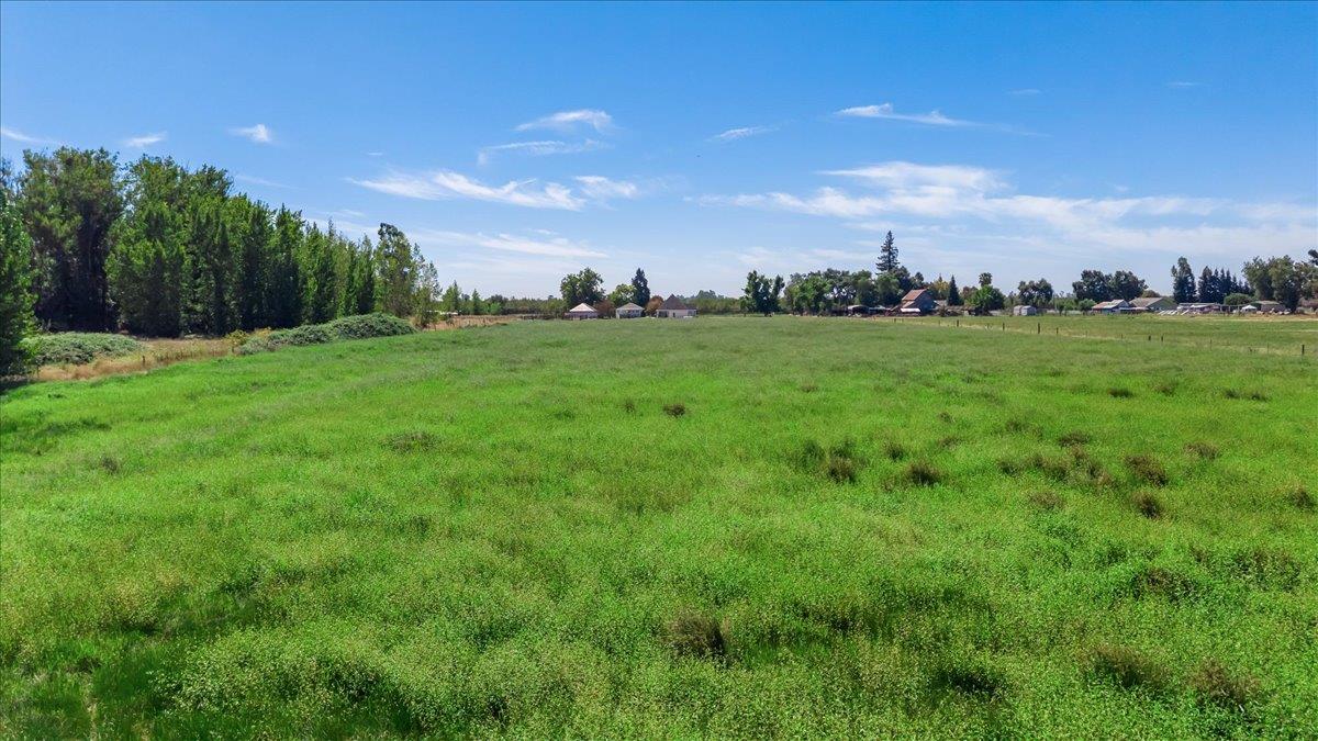 4301 Lone Tree Rd, Oakdale, CA 95361