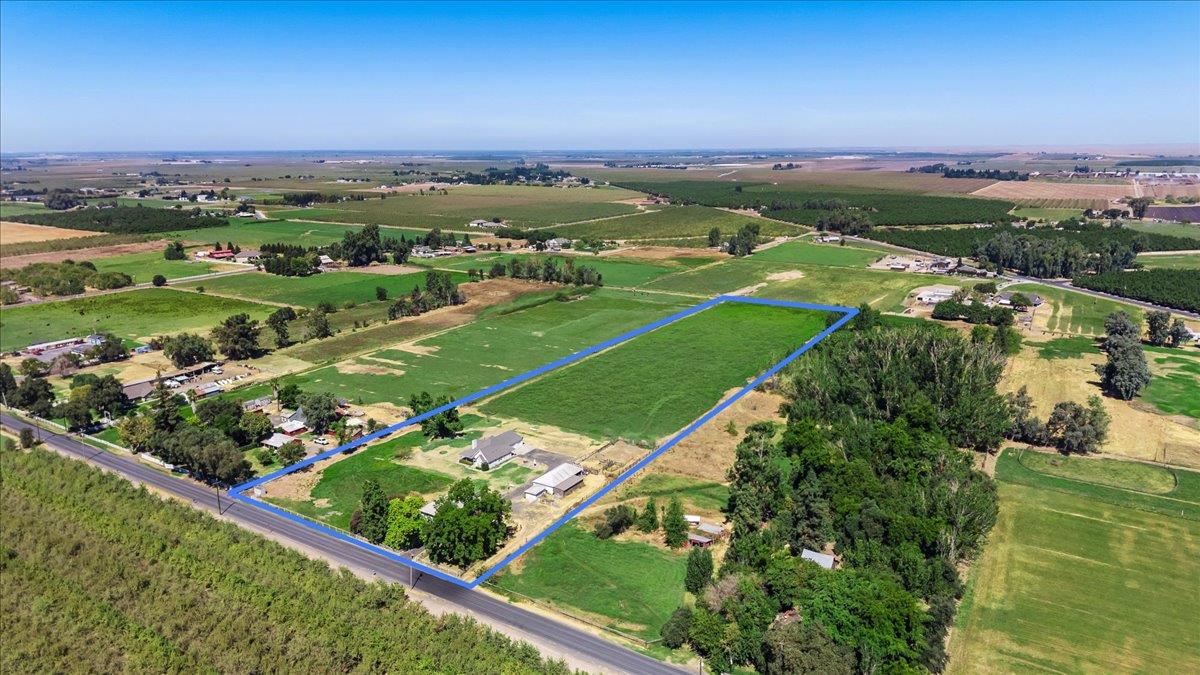 4301 Lone Tree Rd, Oakdale, CA 95361