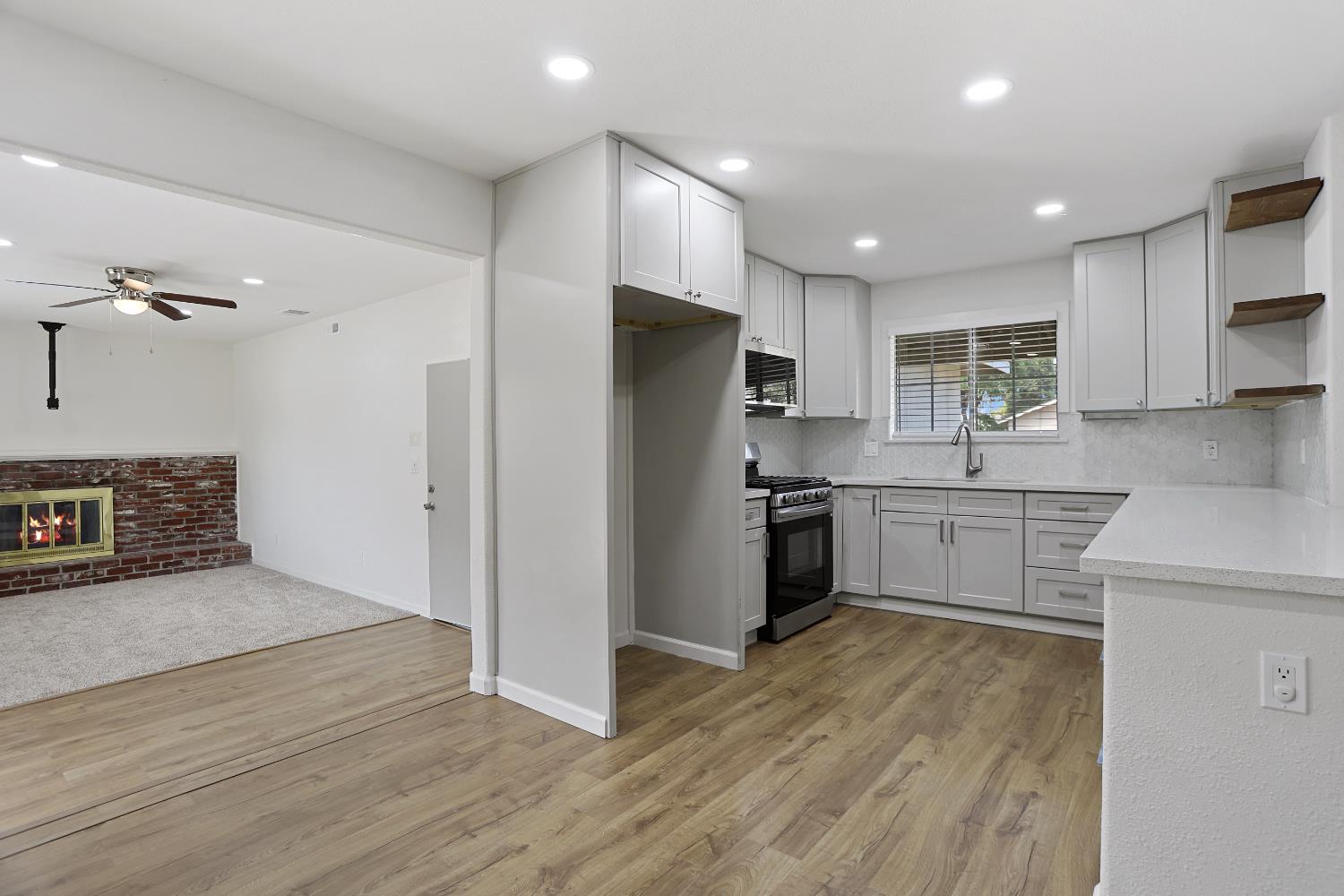 1412 Elisabeth Ave, Escalon, CA 95320