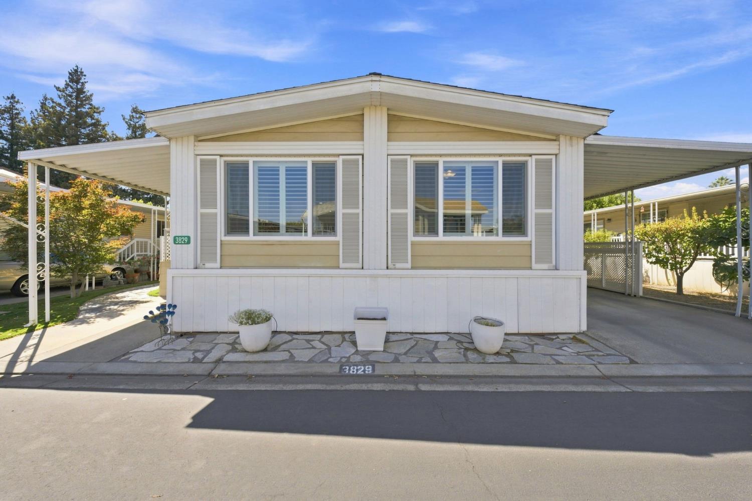 3829 Surfside Dr #129, Modesto, CA 95355