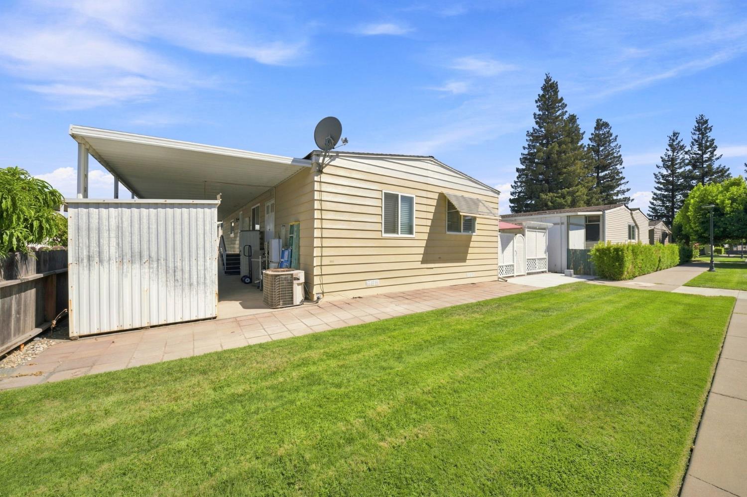 3829 Surfside Dr #129, Modesto, CA 95355