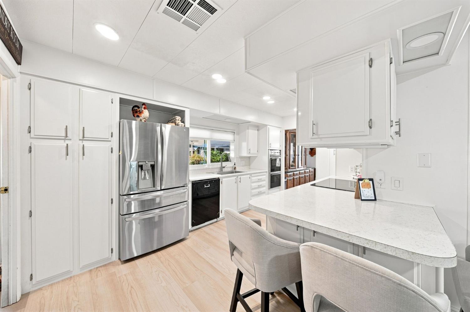 3829 Surfside Dr #129, Modesto, CA 95355