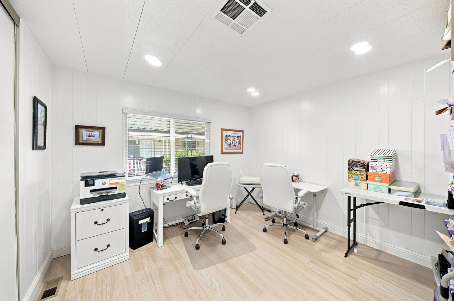 3829 Surfside Dr #129, Modesto, CA 95355