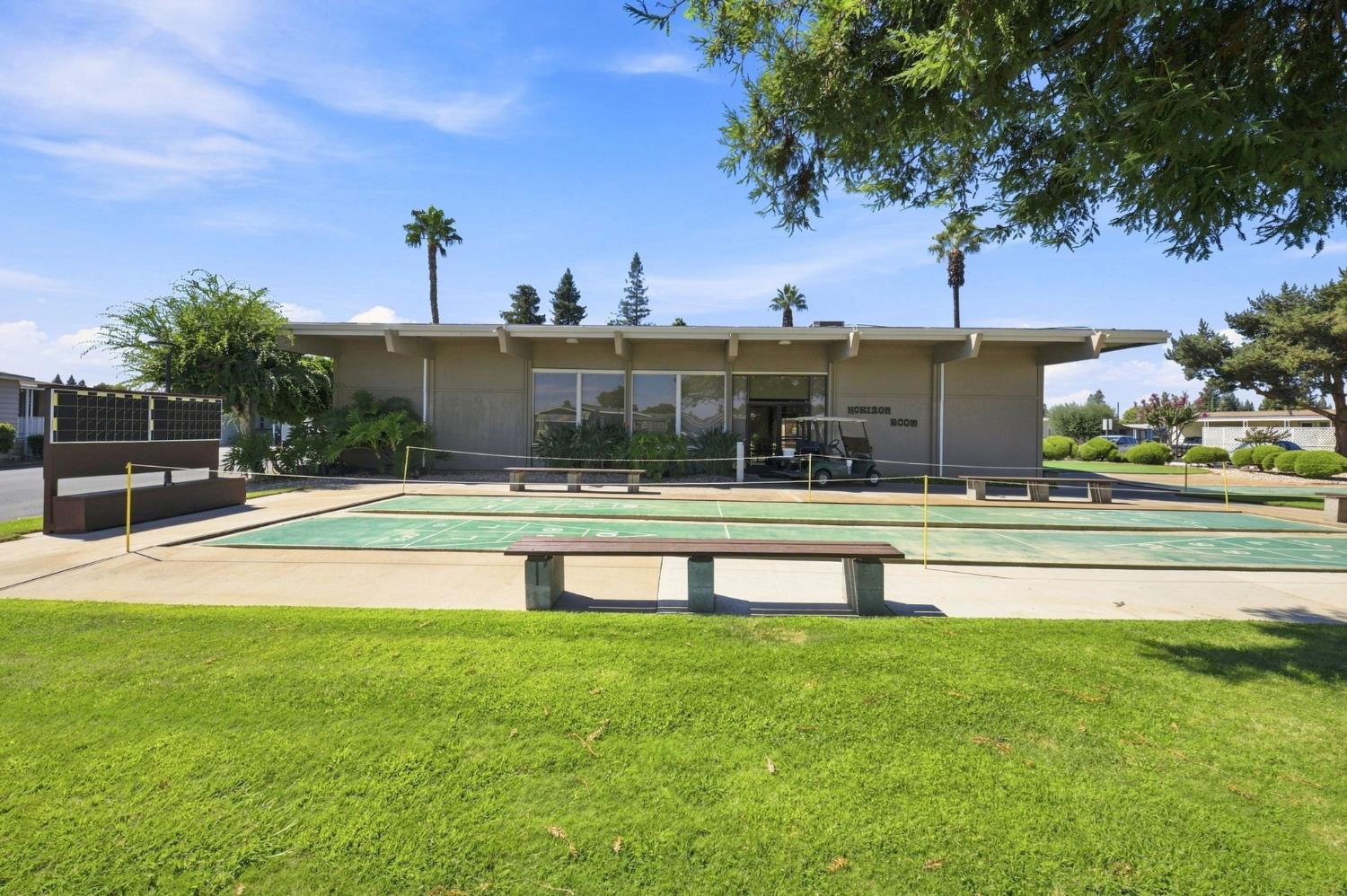 3829 Surfside Dr #129, Modesto, CA 95355