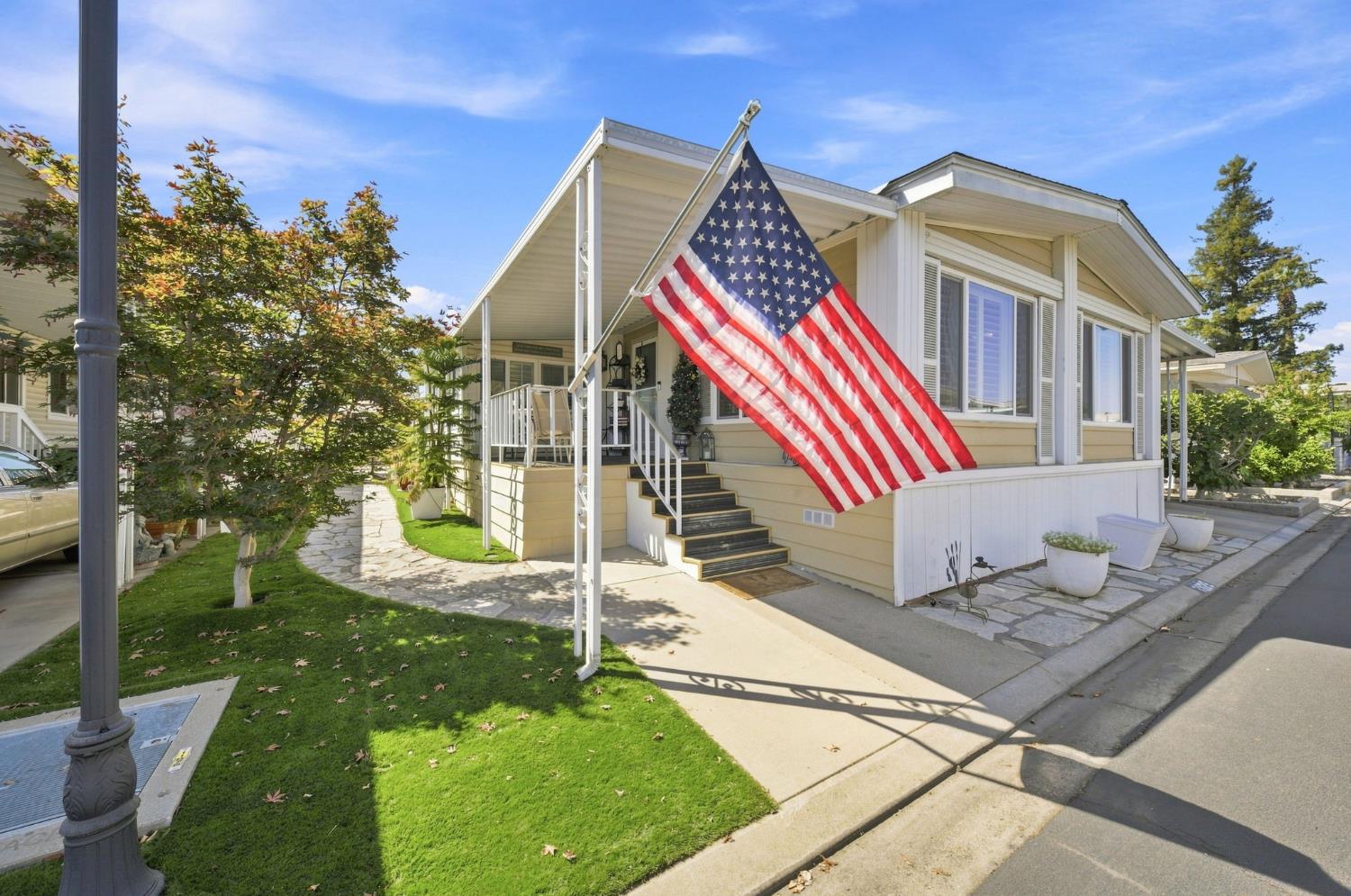 3829 Surfside Dr #129, Modesto, CA 95355