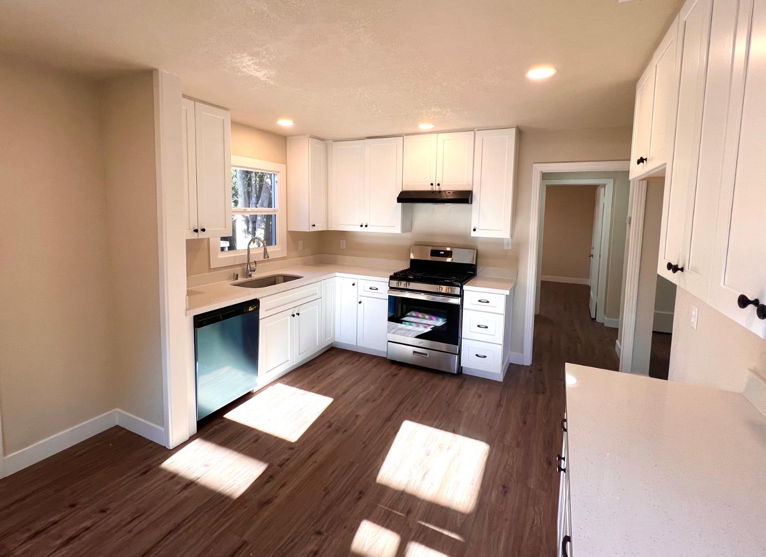 614 Coldwell Ave, Modesto, CA 95354