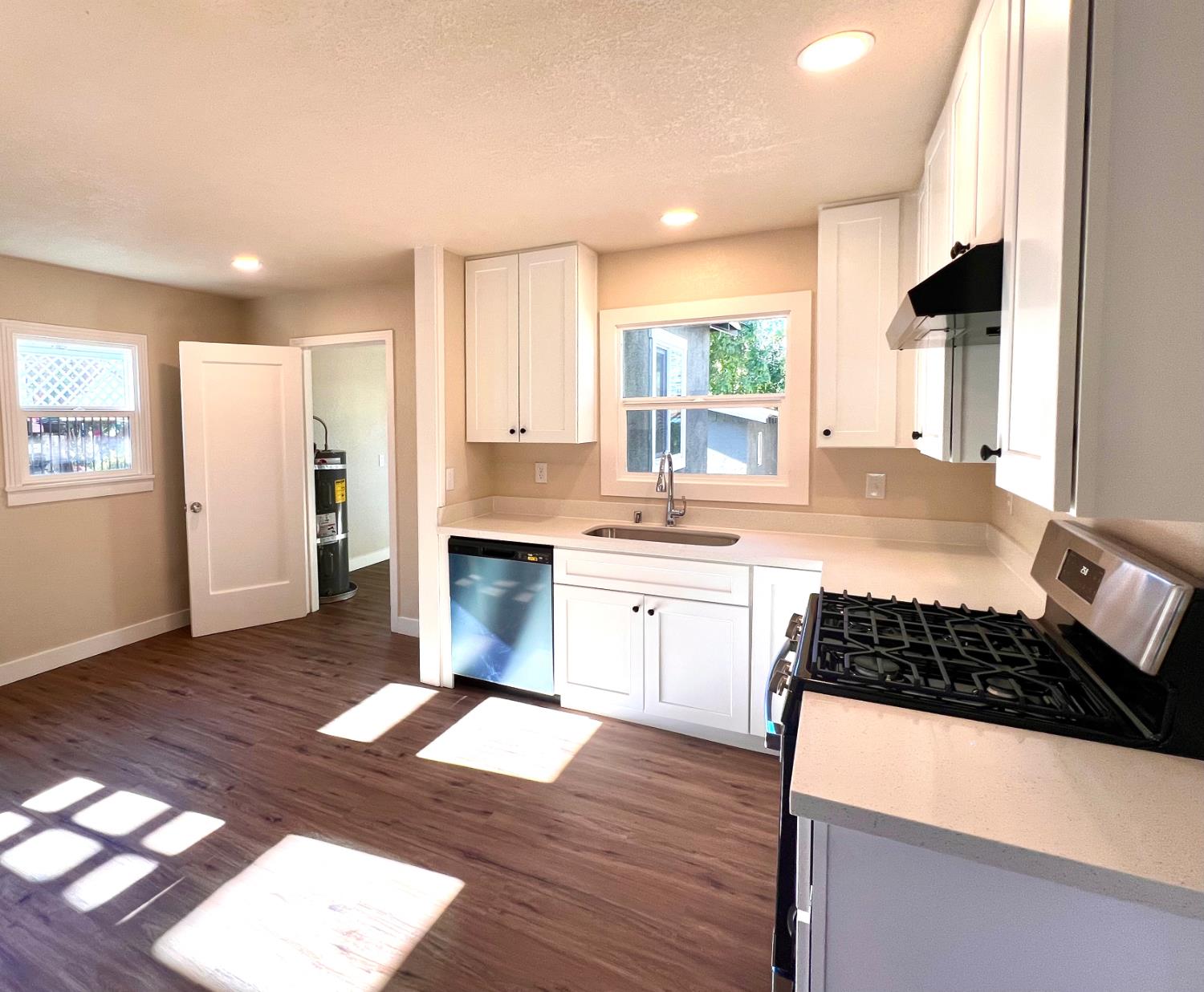 614 Coldwell Ave, Modesto, CA 95354