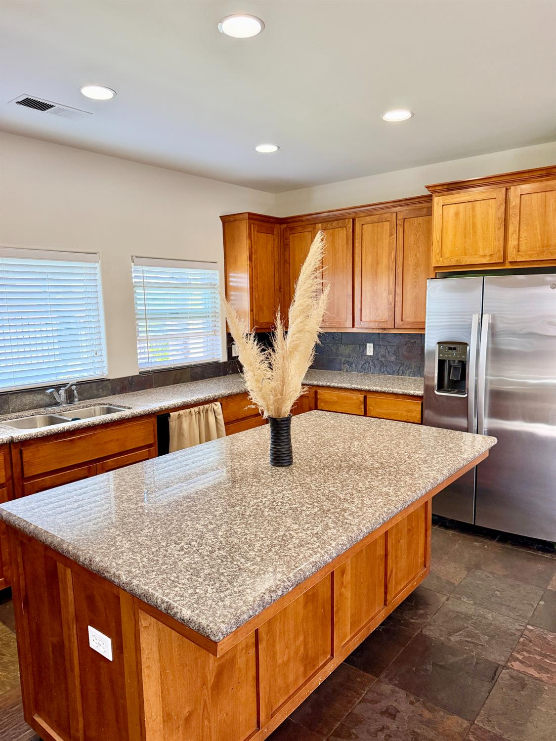 3868 Central Ave, Ceres, CA 95307