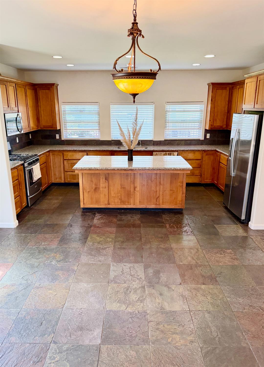 3868 Central Ave, Ceres, CA 95307