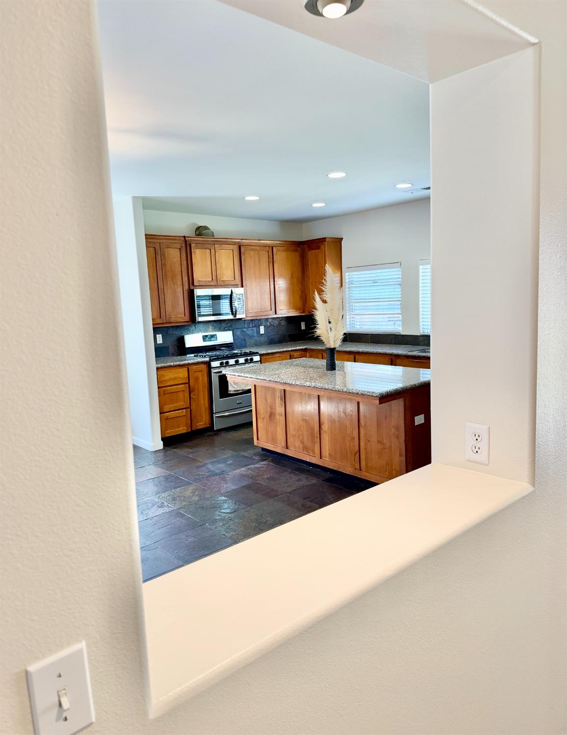3868 Central Ave, Ceres, CA 95307