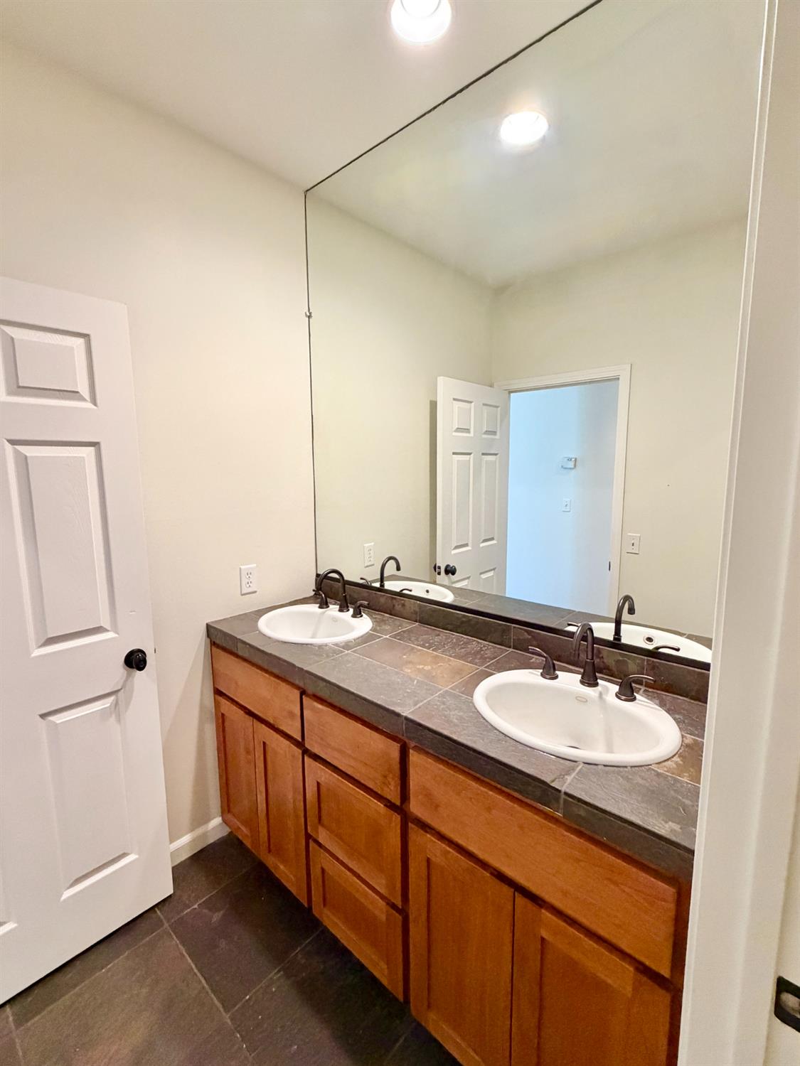 3868 Central Ave, Ceres, CA 95307