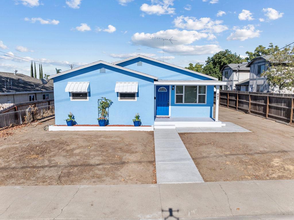 621 Davitt Ave, Oakdale, CA 95361