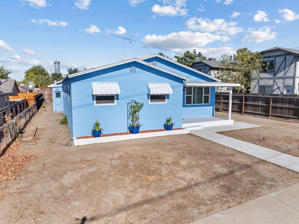 621 Davitt Ave, Oakdale, CA 95361