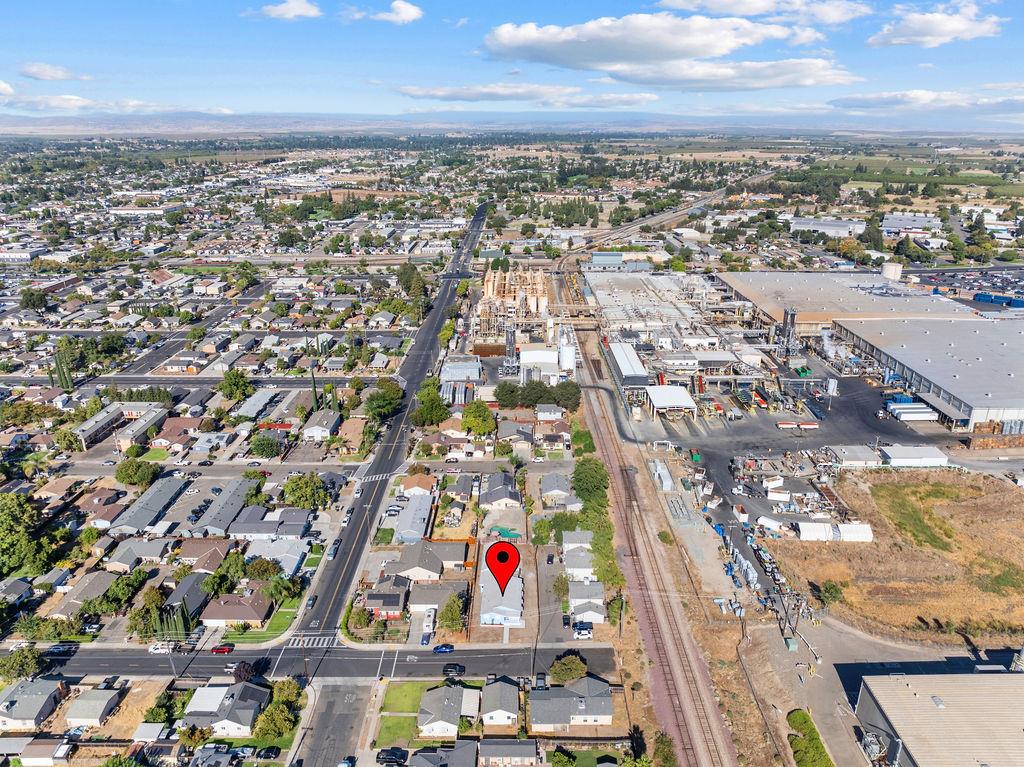 621 Davitt Ave, Oakdale, CA 95361