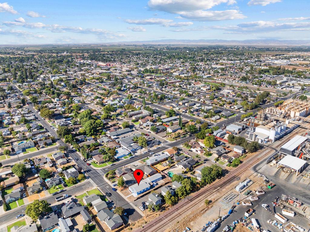 621 Davitt Ave, Oakdale, CA 95361