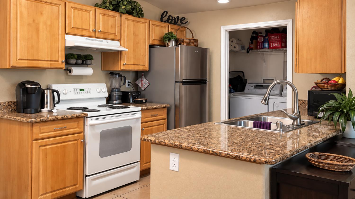 1360 Shady Ln #122, Turlock, CA 95382